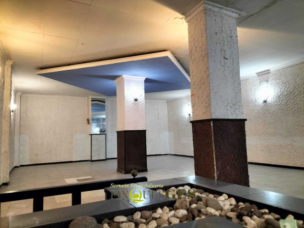 Local comercial en venda al carrer del Pare Manyanet de Reus