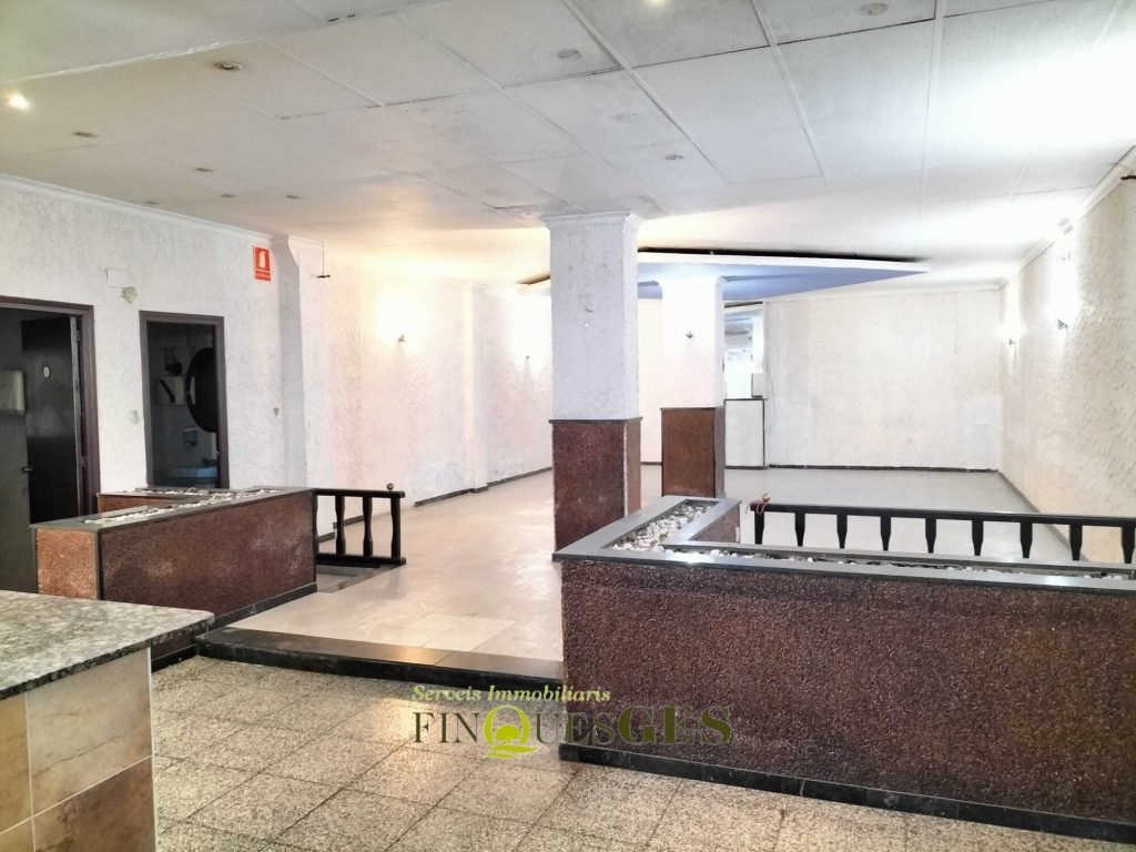 Local comercial en venda al carrer del Pare Manyanet de Reus