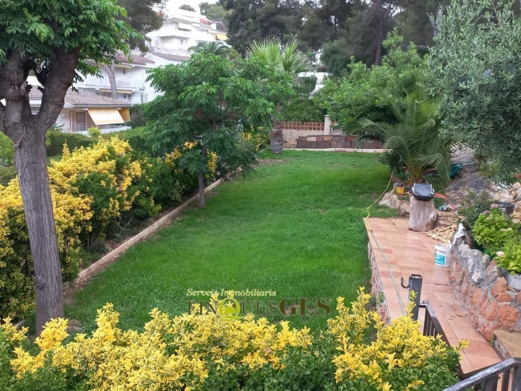 Casa o xalet independent en venda a Carrer Ripollès