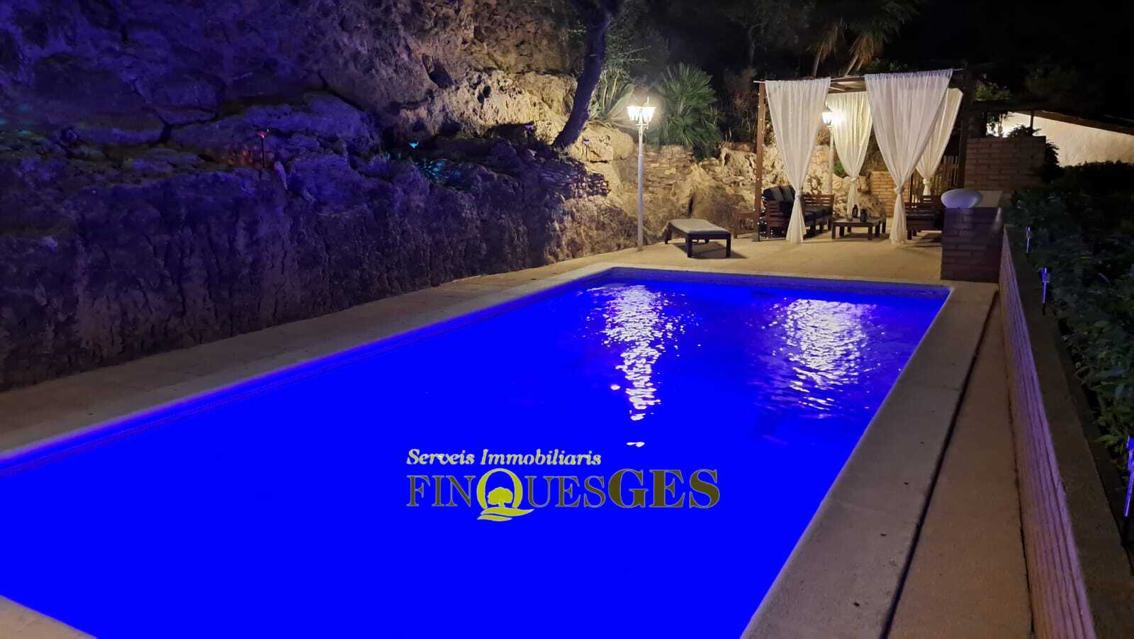 Casa o xalet independent en venda a Carrer Ripollès
