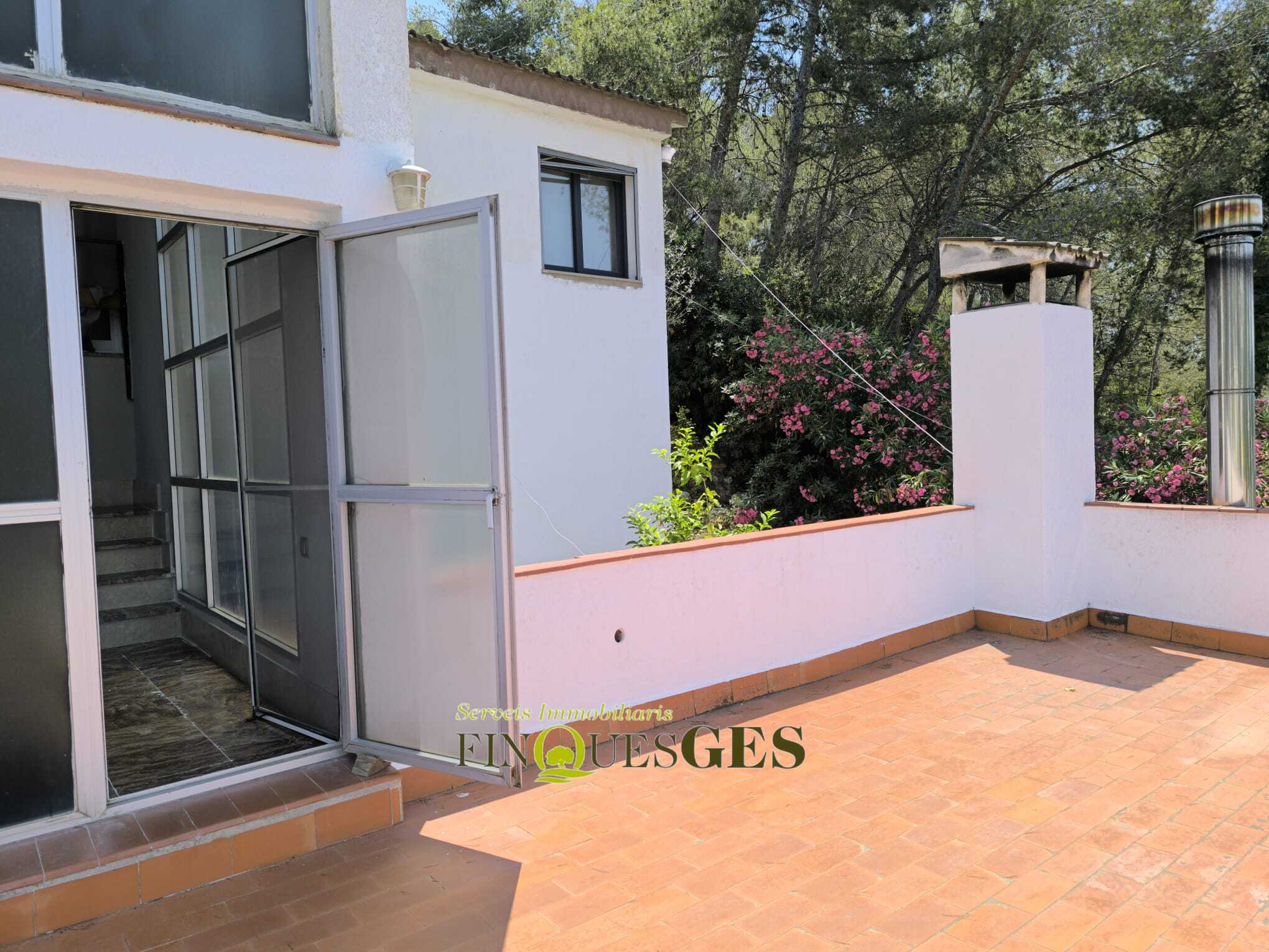 Casa o xalet independent en venda a Carrer Ripollès